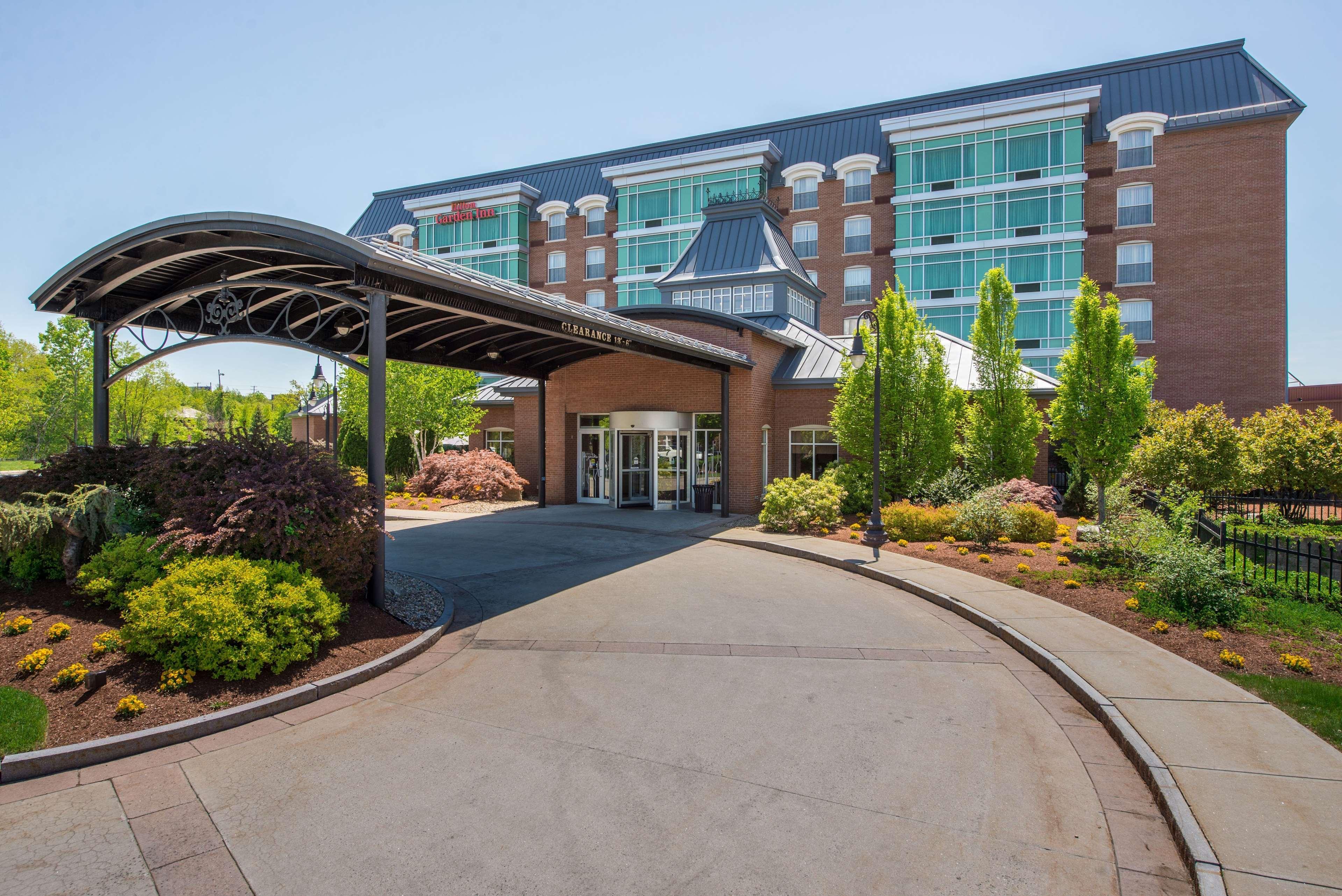 Hilton Garden Inn Manchester Downtown Exterior photo